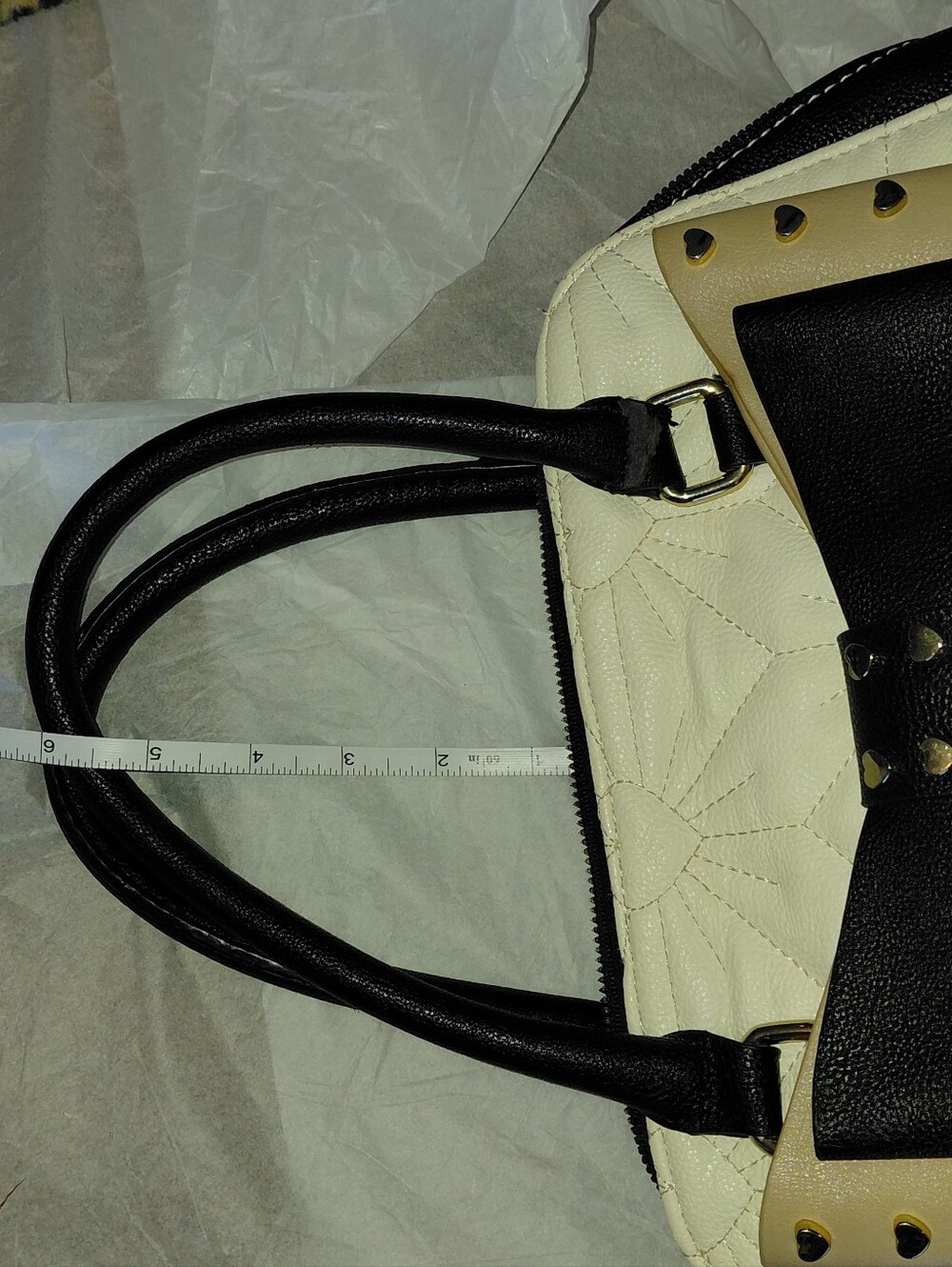 Betsey Johnson HEART" quilted Black/White Satchel w Studded Bow, Clean Msrp $118 - Picture 6 of 7